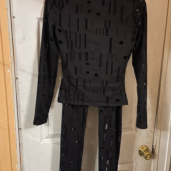 Black Ripped Set - Picture 2 of 5
